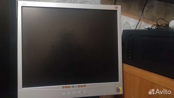 Монитор lg 787le