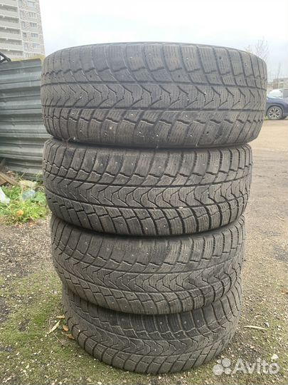 Minerva Eco Stud 215/55 R17