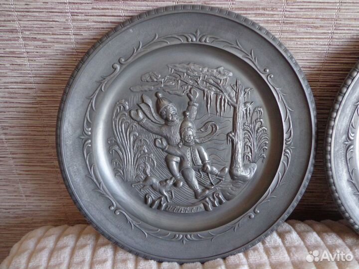 Коллекционные,настенные тарелки.Времена года.Олово