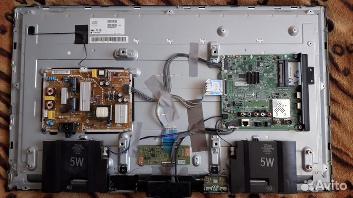 Телевизор LG 32LF550U (Разбор)