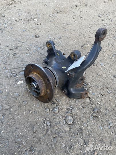 Поворотный левый кулак бмв 7 е83 bmw 7 e83