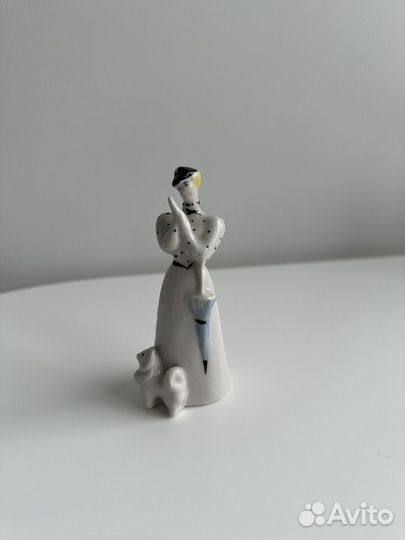 Фарфоровая статуэтка 