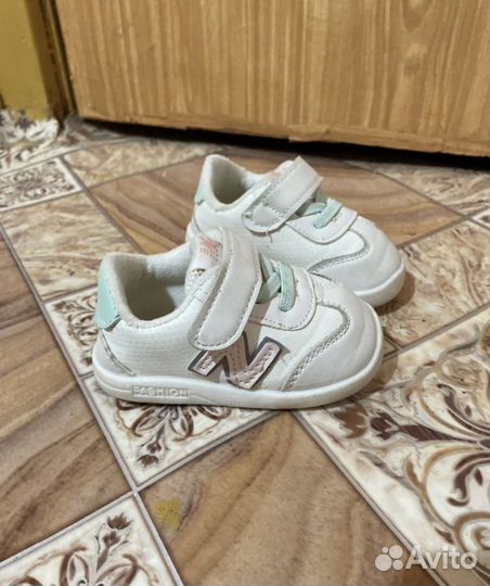 Кроссовки для девочки