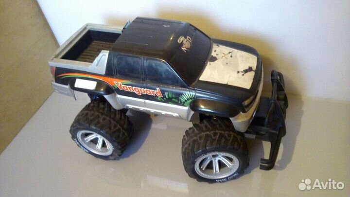 Радиоуправляемая машина б/у