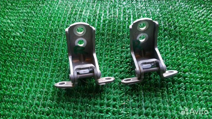 Петли двери прав. перед. Infiniti Fx35, Fx37, FX50