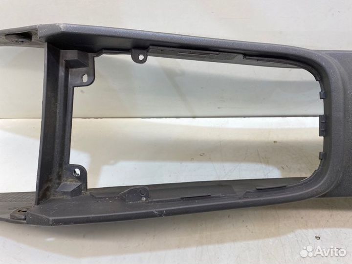 Консоль между сидений Kia Spectra седан S6D 2008