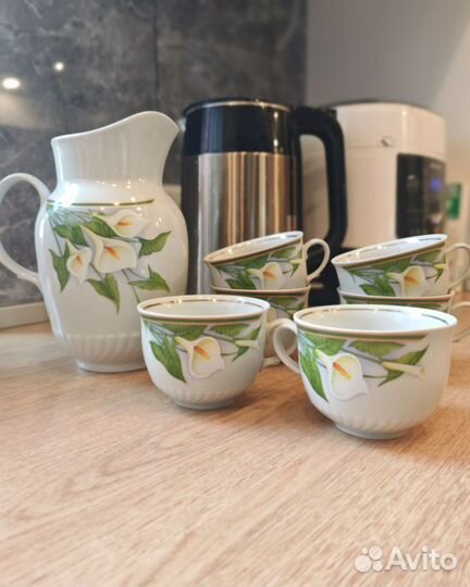 Чашки и кувшин
