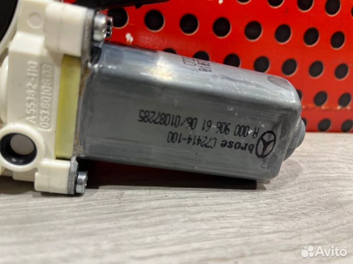 Моторчик стеклоподъемника передний левый