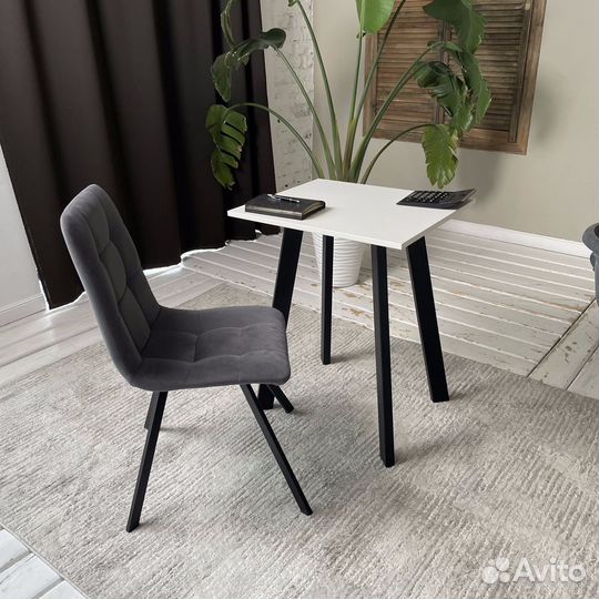 Компьютерный стол Ник 60*50 см. Черные ножки