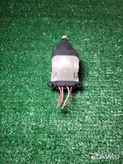 Датчик включения стопсигнала Volkswagen Golf
