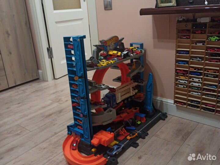 Продам с машинками