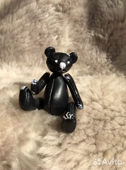 Игршка-брошь ручной работы