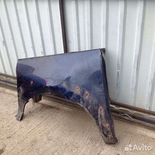 Крыло правое Toyota hilux
