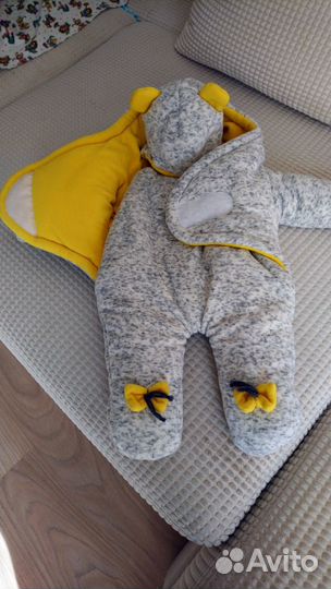 Конверт и комбинезон, шапочка, бант на выписку зим