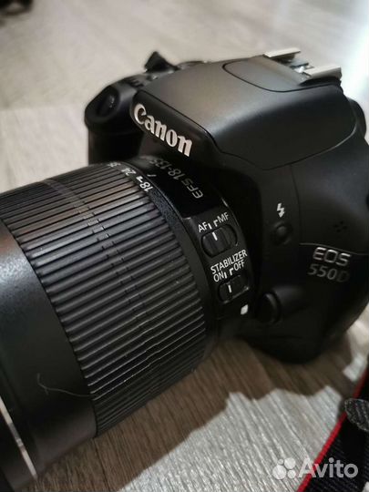 Зеркальный фотоаппарат Canon 550d kit