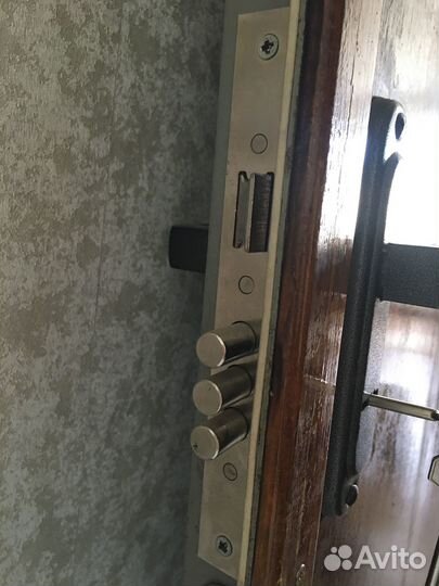 Дверь входная металлическая