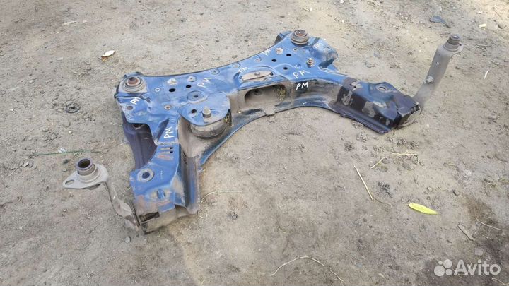 Подрамник Renault Megan 3 Fluence балка передняя