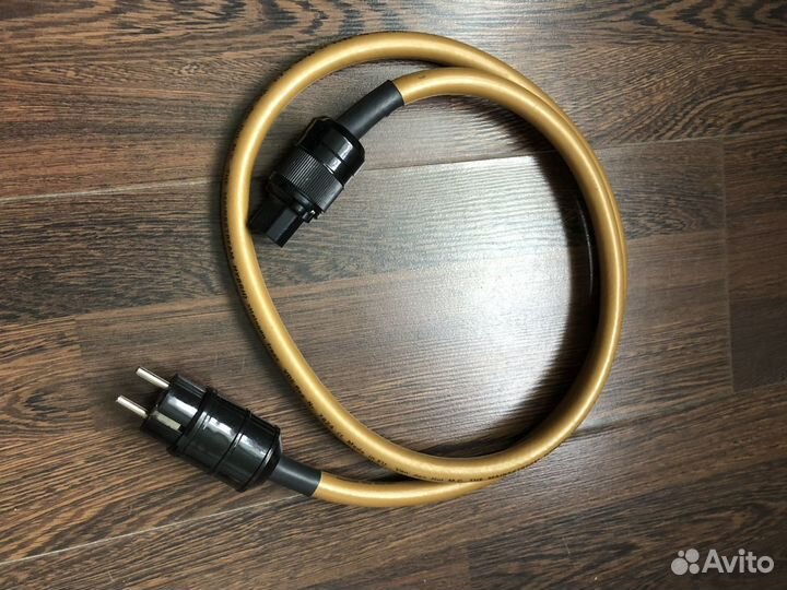 Van Den Hul M.C. The Mainsstream Hybrid