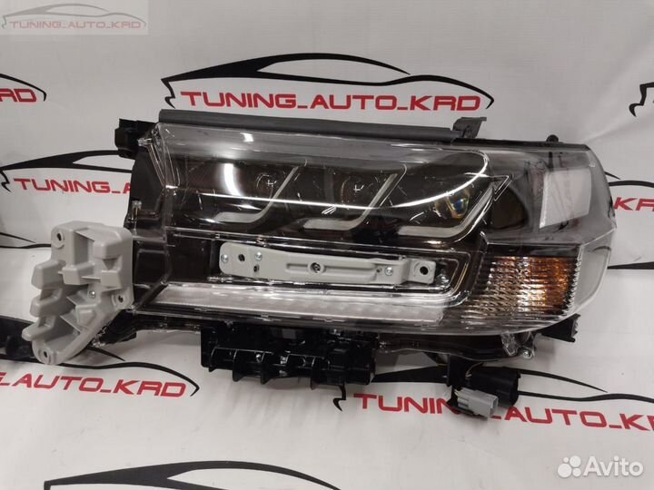 Фары Toyota Land Cruiser 200 Стиль Lexus P1107