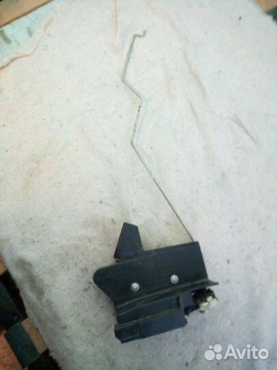 Замок двери передний правый Renault Sandero 2