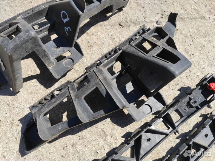 Направляющая заднего бампера на Opel Astra H 3Д