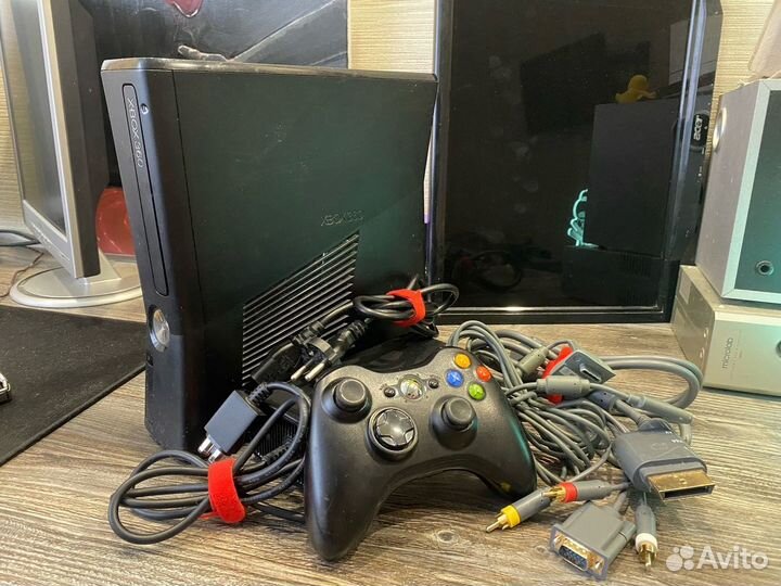 Xbox 360 slim прошитый Aurora Freeboot