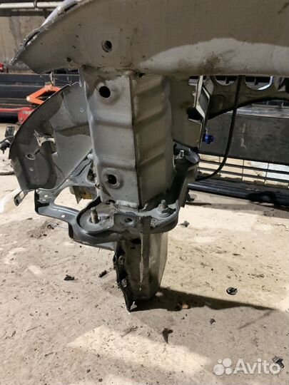 Передняя панель телевизор Volvo V50