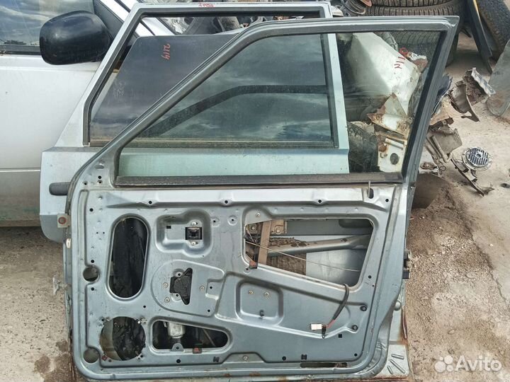 Правая дверь ваз 2114