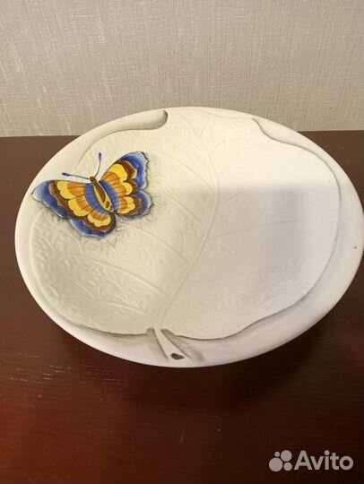Тарелка- блюдо Бабочка на листике