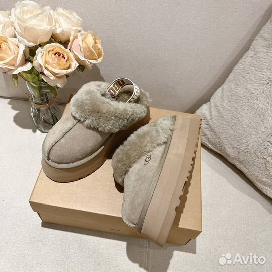 Шлепанцы UGG
