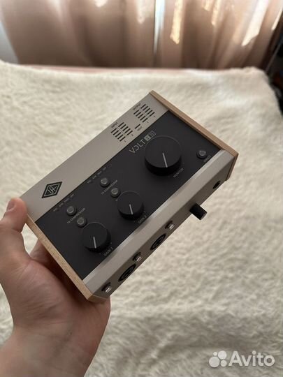 Universal audio volt 276 uad крутая звуковая карта