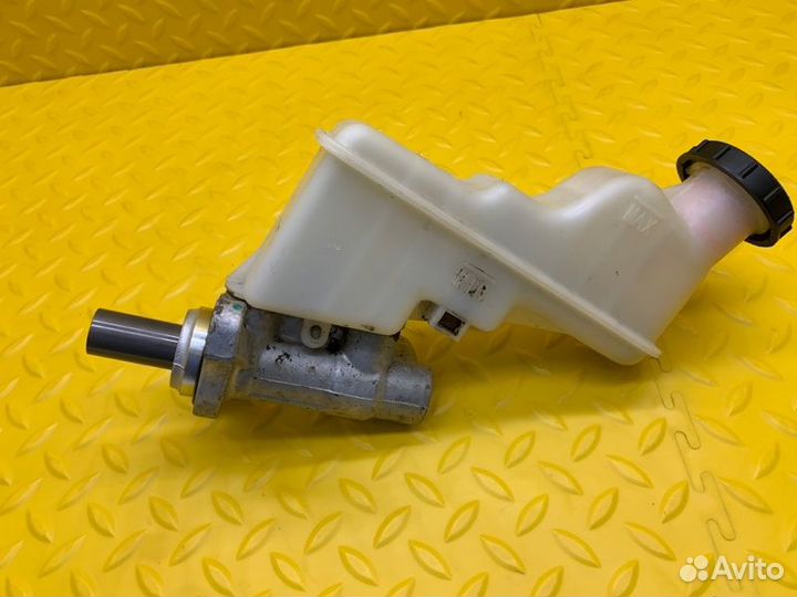 Главный тормозной цилиндр с бачком Hyundai Solaris