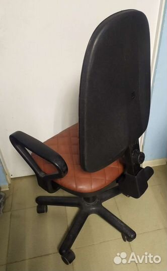 Компьютерное кресло