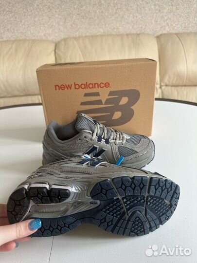 Новые кроссовки New balance 1906r