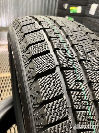 Kapsen SnowShoes AW33 315/35 R20 121H