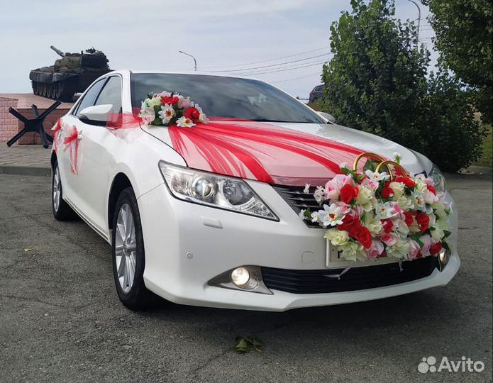 Прокат авто на торжество с водителем
