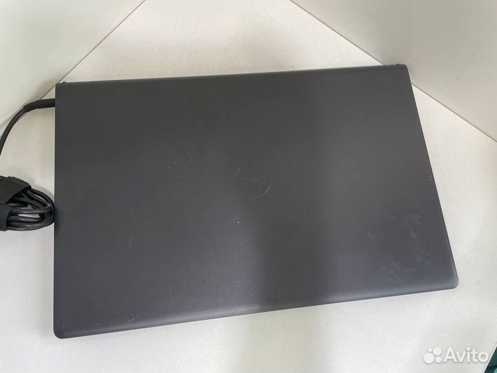 Ноутбук dell Vostro 3520