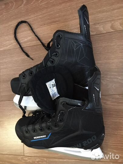 Коньки хоккейные