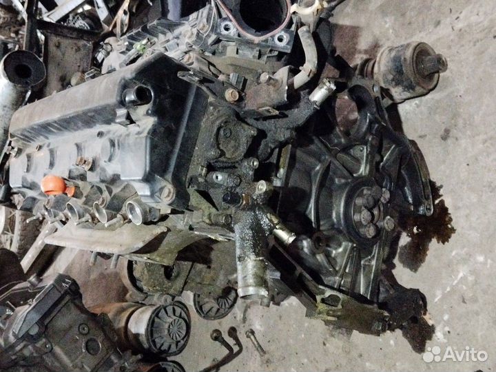 Двигатель дефект honda civic 4d 1.8 R18A1