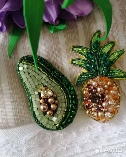 Броши ручной работы ананас / авокадо