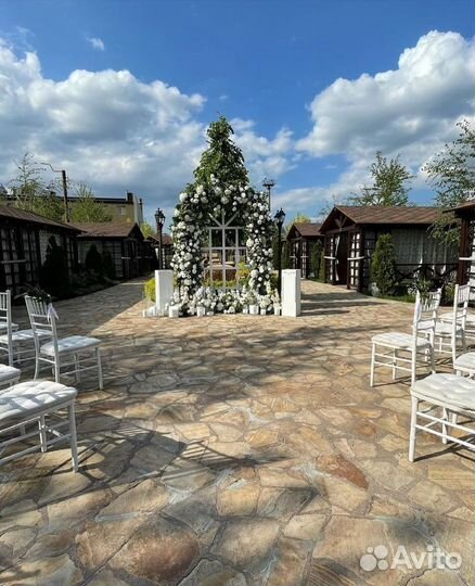 Банкетный зал на 70, 330 мест и летняя терраса