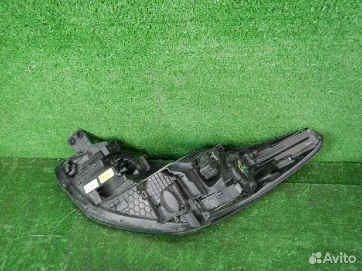 Фара правая Kia Sportage