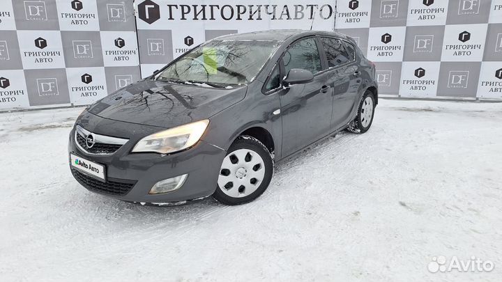 Opel Astra 1.6 МТ, 2012, 195 000 км
