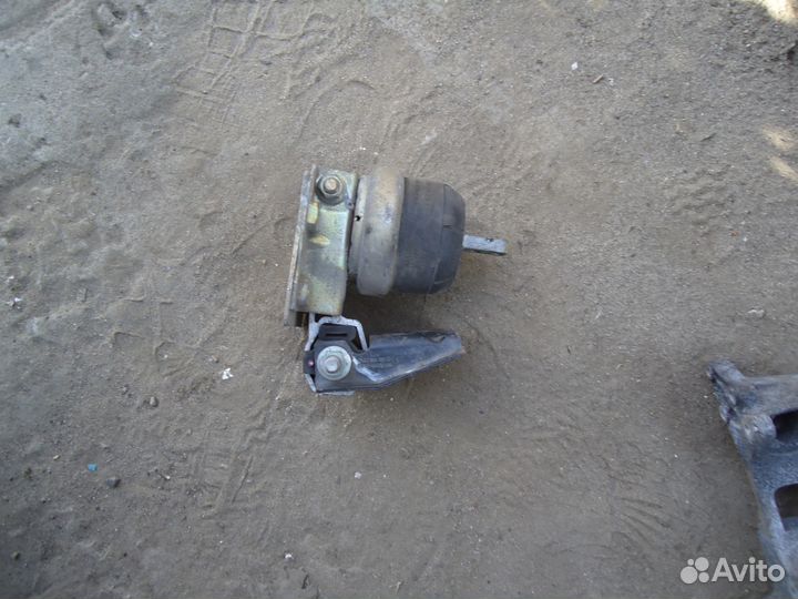 Опора двигателя Фольксваген Шаран