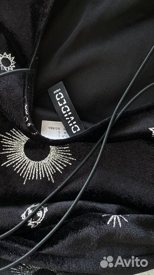 Чёрное бархатное платье мини со знаками зодиака