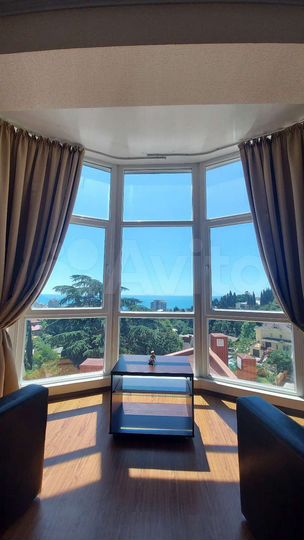 2-к. квартира, 80 м², 1/10 эт.