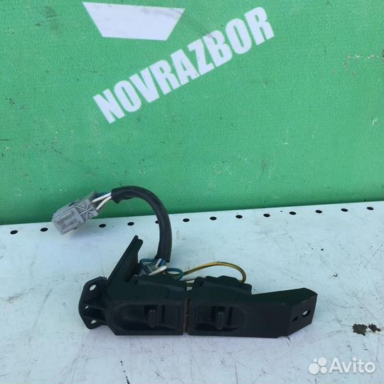 Кнопка стеклоподъемника Ровер 4-серия