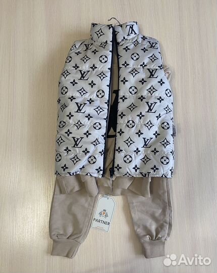 Детский костюм тройка с жилеткой