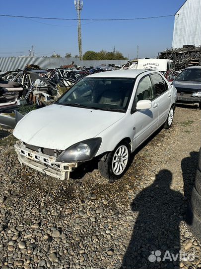 В разборе Mitsubishi Lancer 9