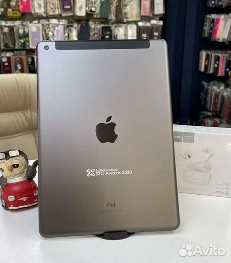 Apple iPad 8-го поколения 32Gb Wi-Fi - Cellular